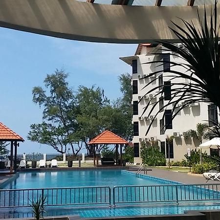 Samsuria Beach Resort & Residence Чератінг Екстер'єр фото