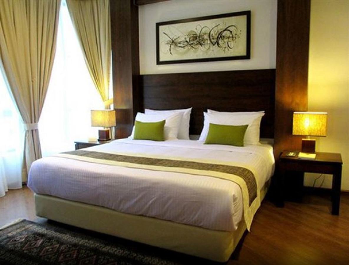Samsuria Beach Resort & Residence Чератінг Екстер'єр фото