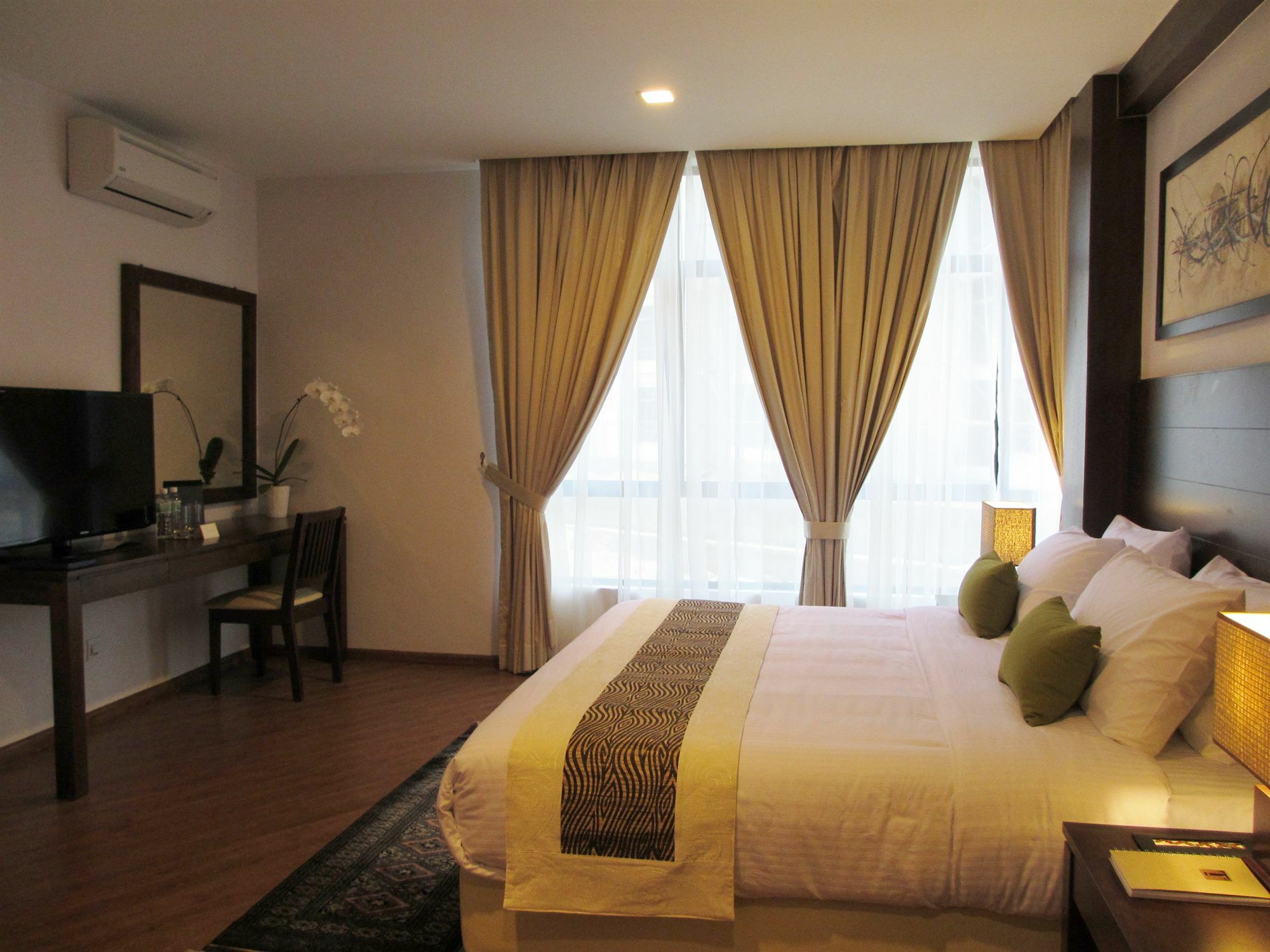Samsuria Beach Resort & Residence Чератінг Екстер'єр фото