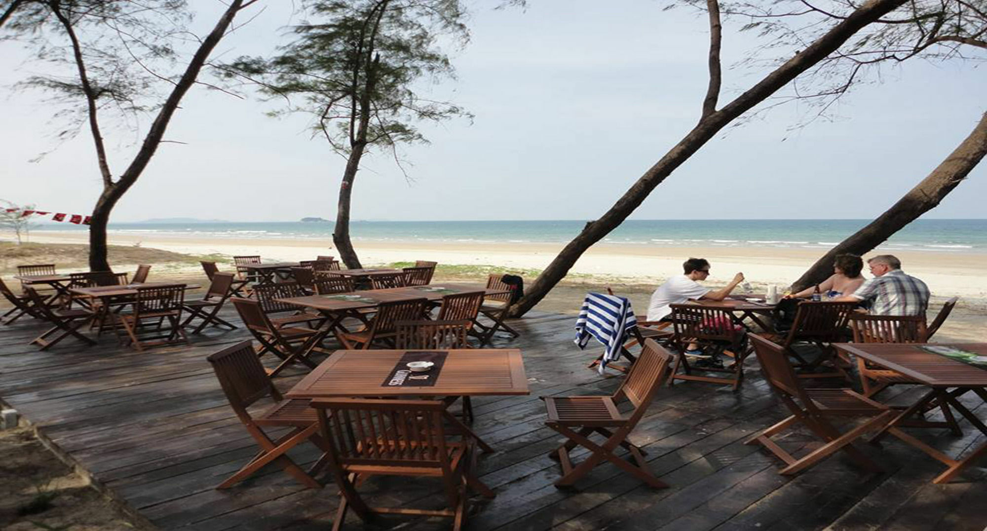 Samsuria Beach Resort & Residence Чератінг Екстер'єр фото