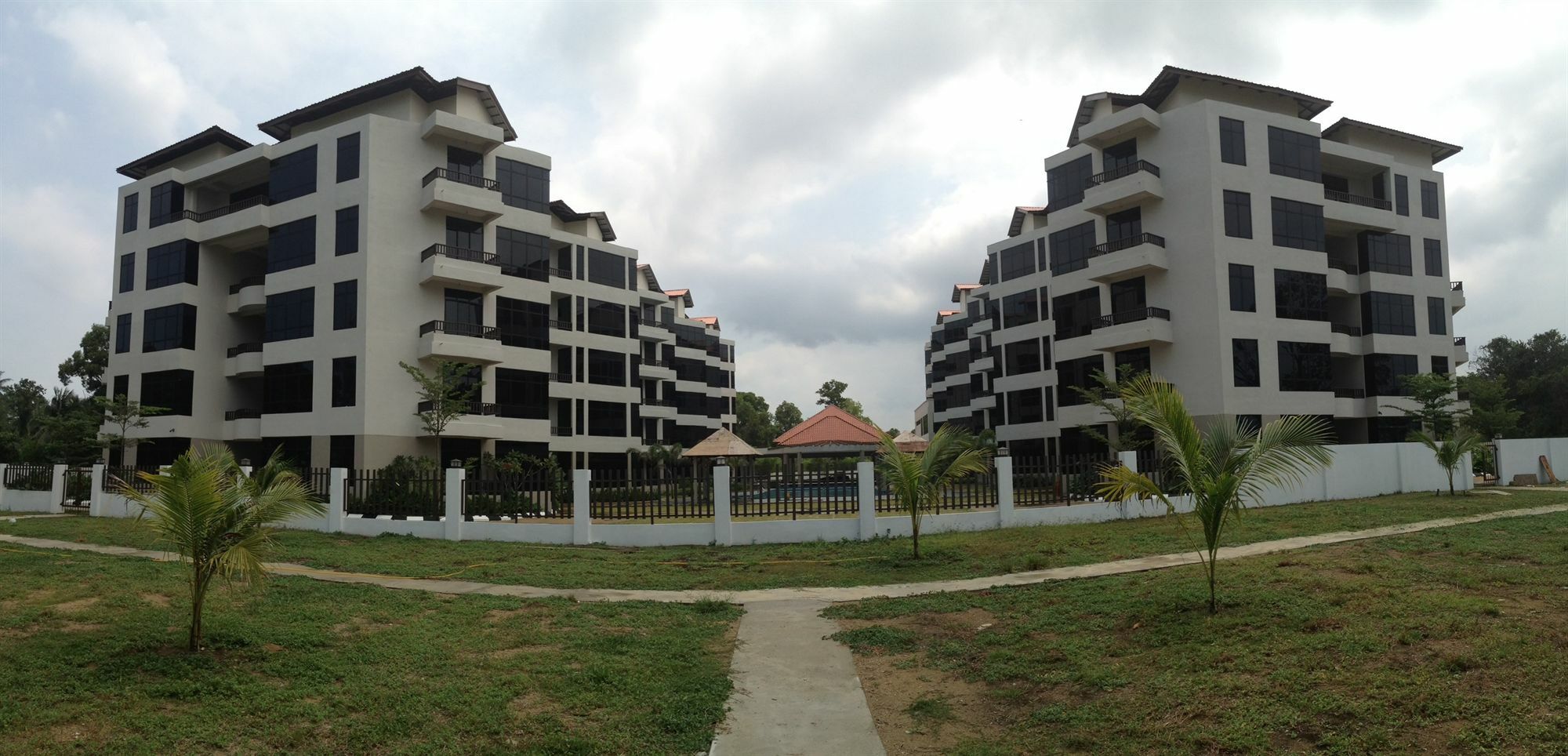 Samsuria Beach Resort & Residence Чератінг Екстер'єр фото